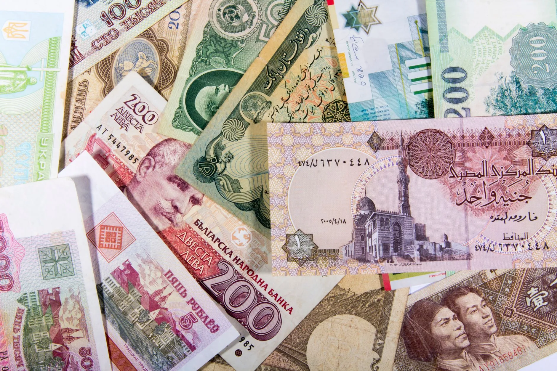 Análise: Impactos das Decisões Monetárias Internacionais na Economia Brasileira