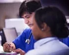 NHS enfrenta exílio de gerentes minoritários etnícios devido a racismo