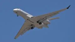 Trump ameaça impedir venda de aviões canadenses