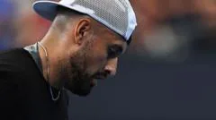 Kyrgios recebe banimento de um mês após positivo para cocaína