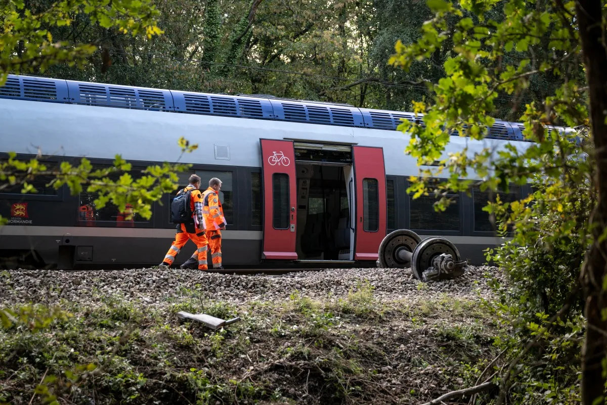 Polícia suspeita de sabotagem em descarrilamento de trem na França