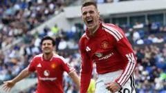 Everton e Manchester United empatam 2-2