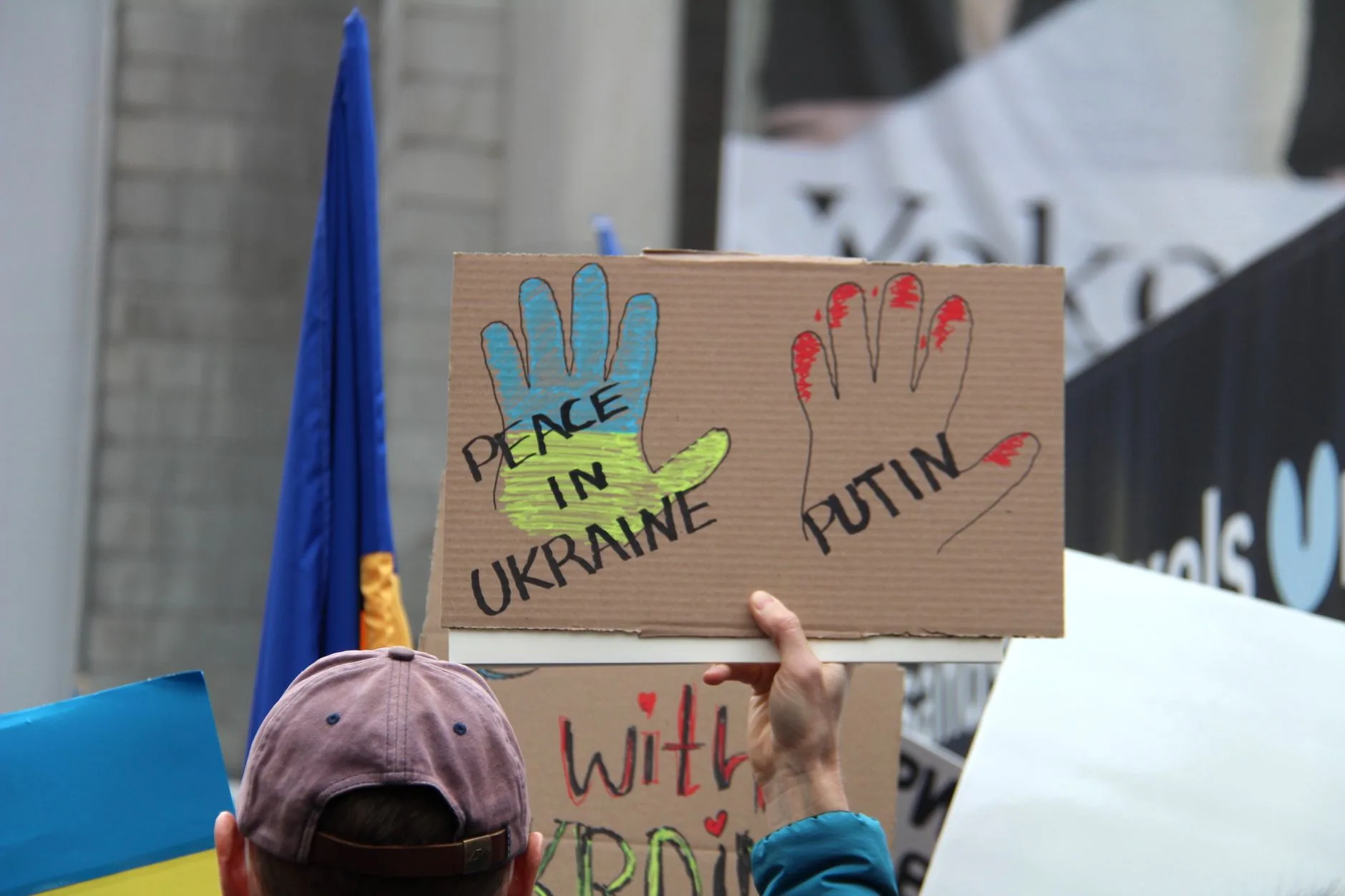 Enviados dos EUA chegam a Kiev após conversas com Putin