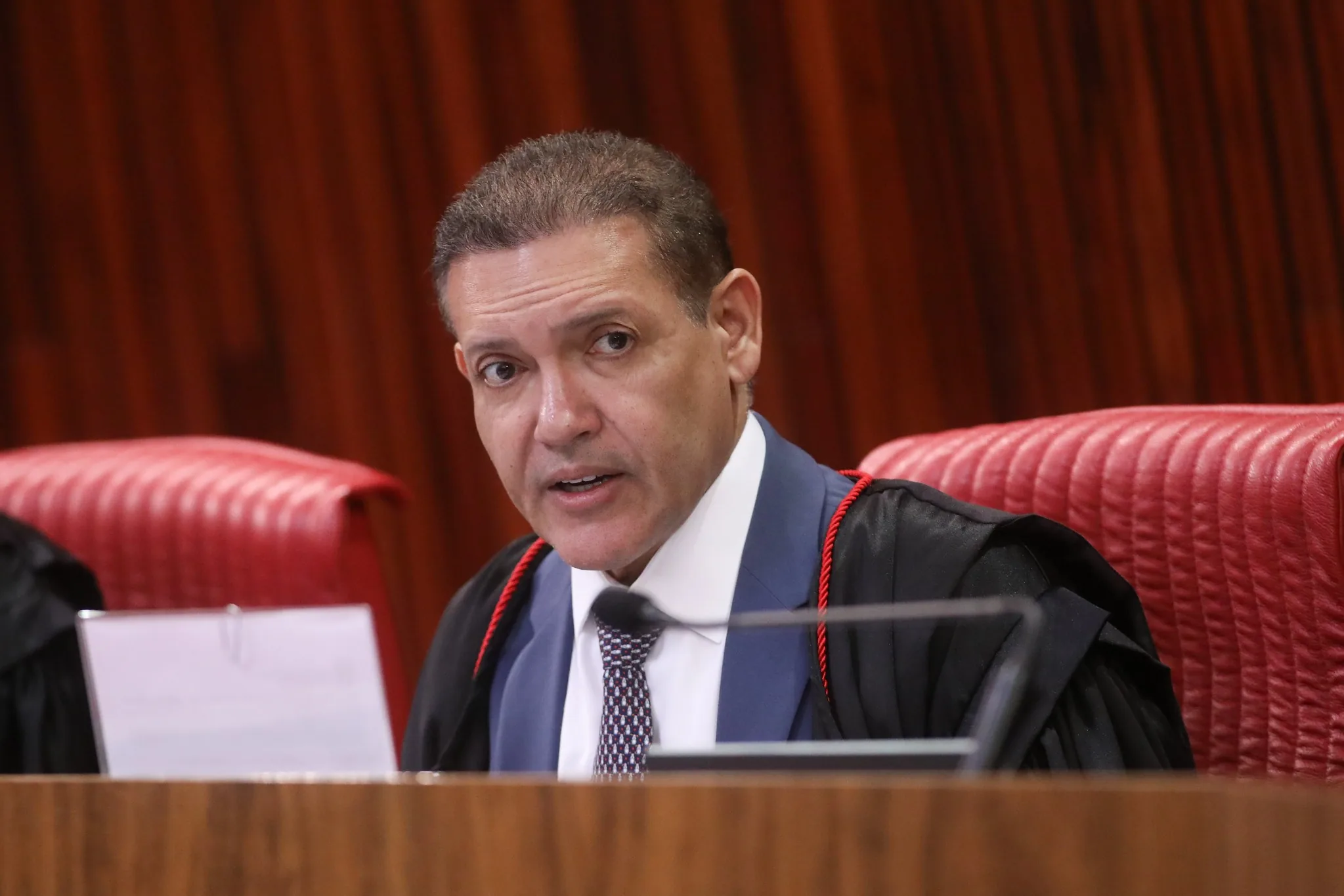 Escritório de esposa de desembargador é contratado por banco para processos de precatórios