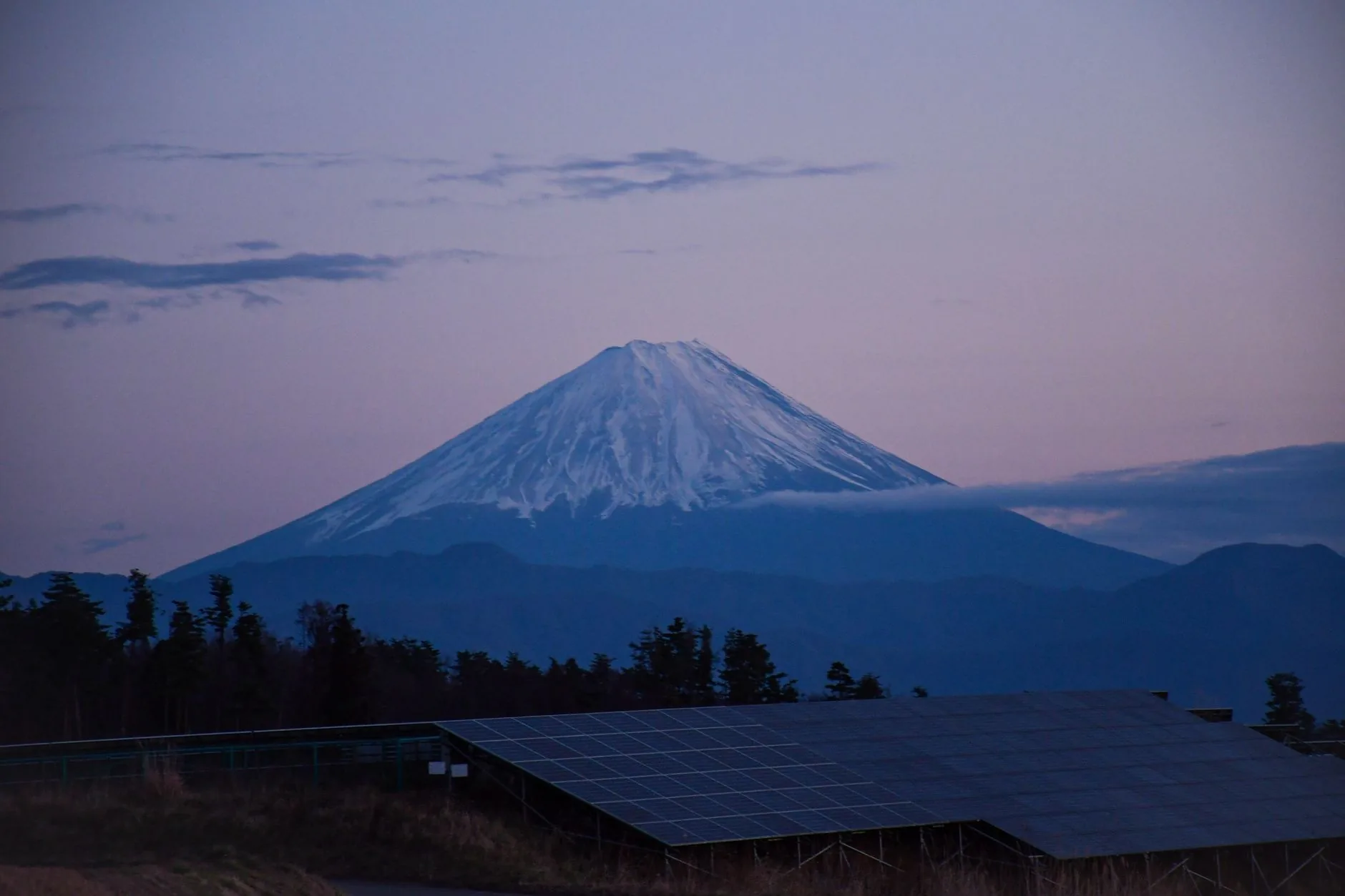 Japão transforma campos de golfe em parques solares