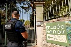 Quatro pinturas de Renoir roubadas em museu francês