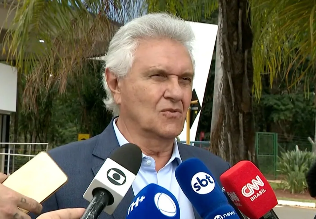 Ronaldo Caiado internado para tratamento de faringite