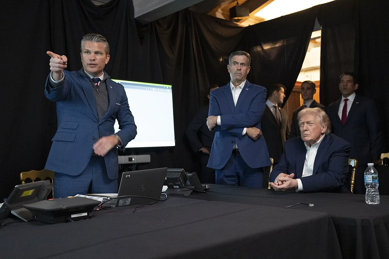 Trump reorganiza inteligência após críticas