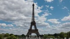 Eiffel Tower fechada após protesto de funcionários contra visitação religiosa
