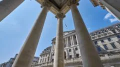 Bank of England mantém juros, mas enfrenta escolhas difíceis