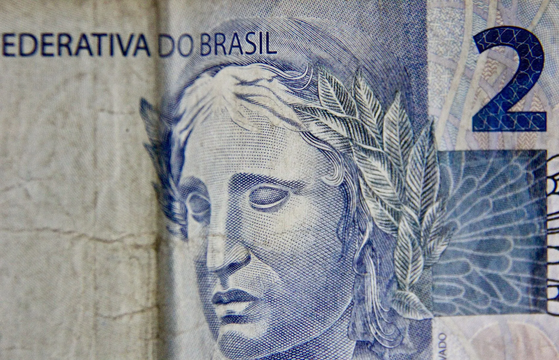 Análise: Investimentos e Desafios no Brasil