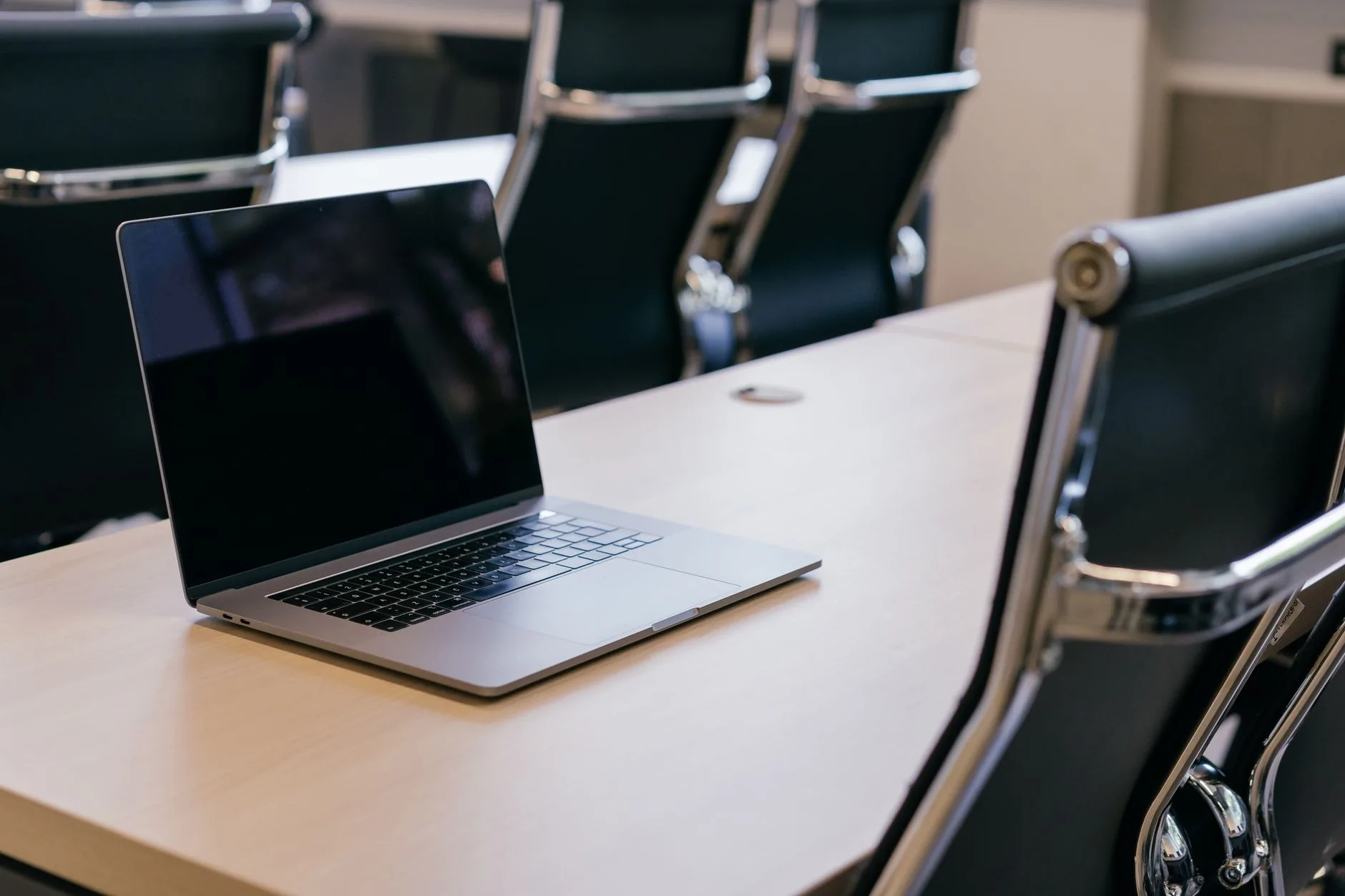 Executivos da tecnologia debatem sobre segurança e controle de IA