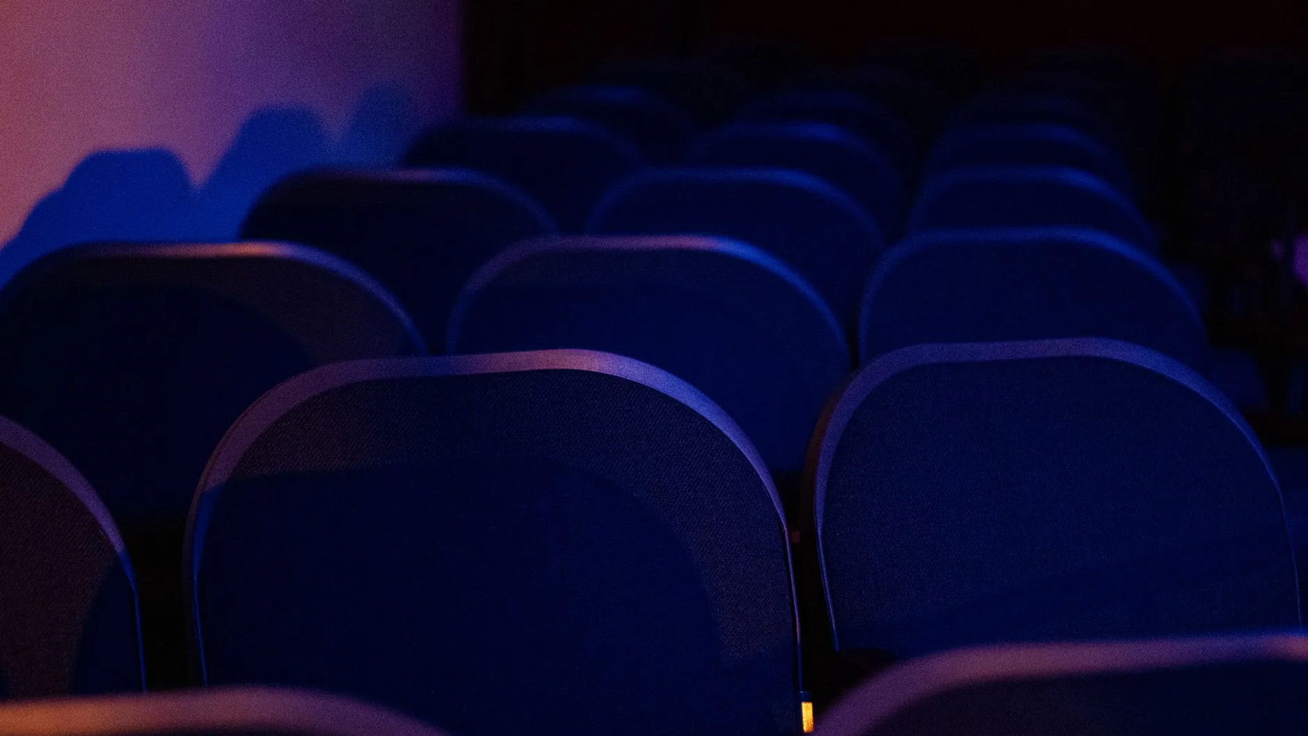 Análise: O Impacto Cultural de Produções Cinematográficas e Musicais