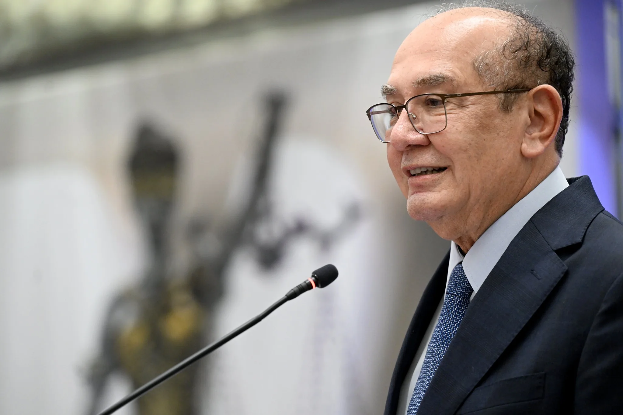 Gilmar Mendes propõe proibição de policiais e militares em gabinetes do STF
