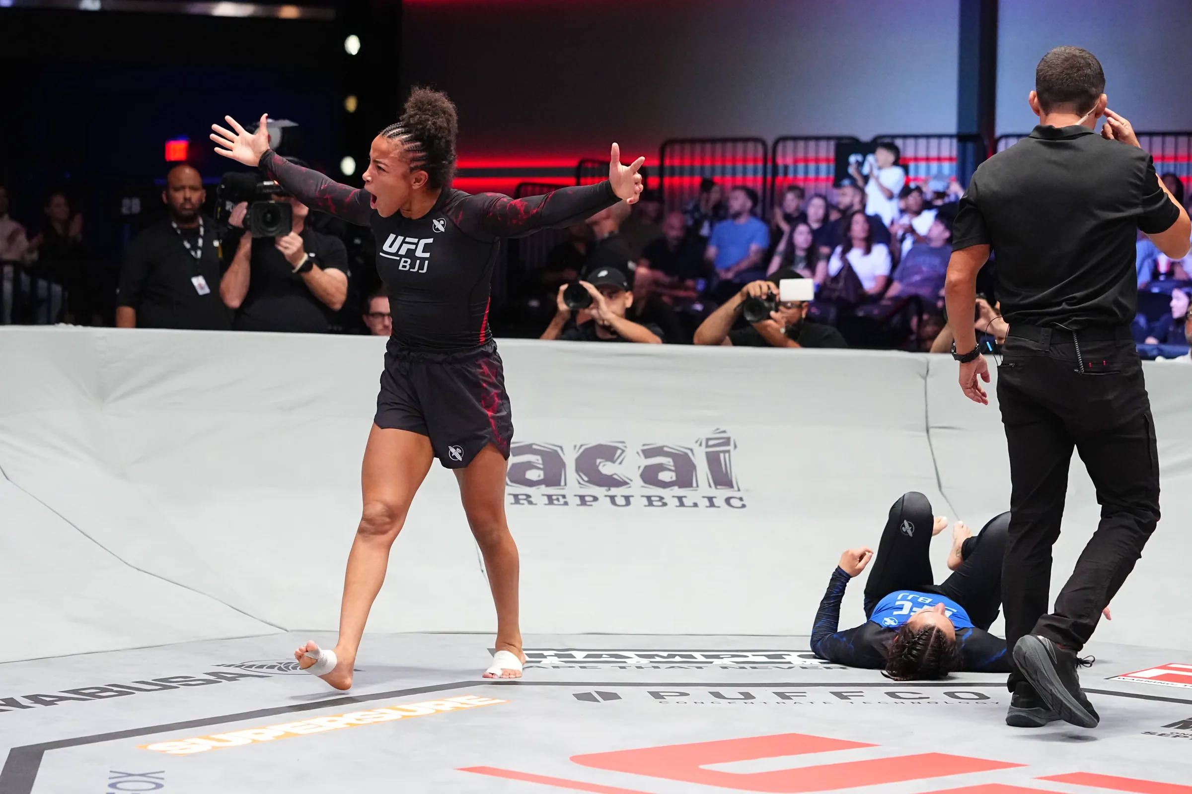 Cássia Moura busca duplo cinturão no UFC BJJ 12
