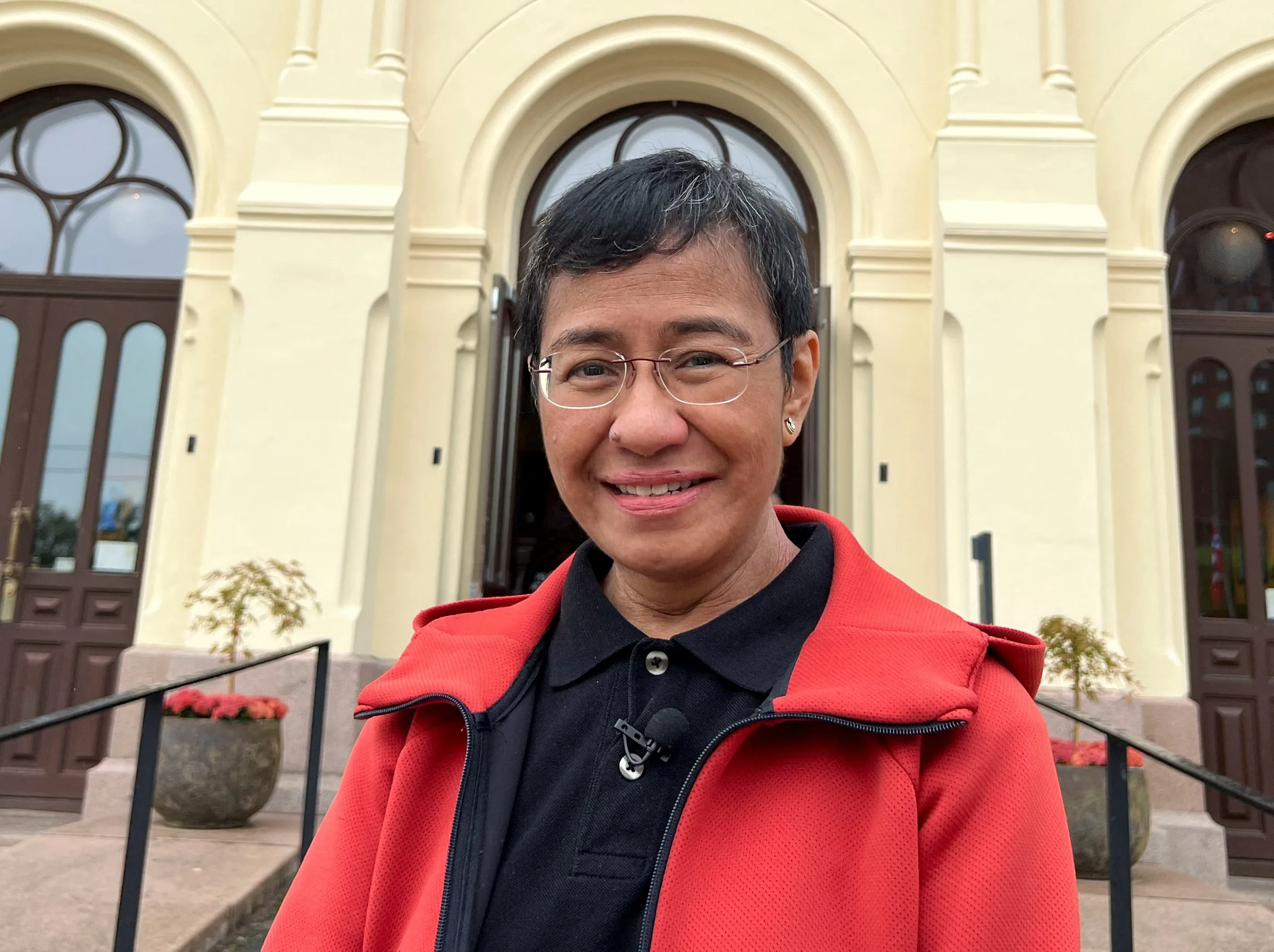 Maria Ressa alerta sobre riscos da IA se não houver regulamentação