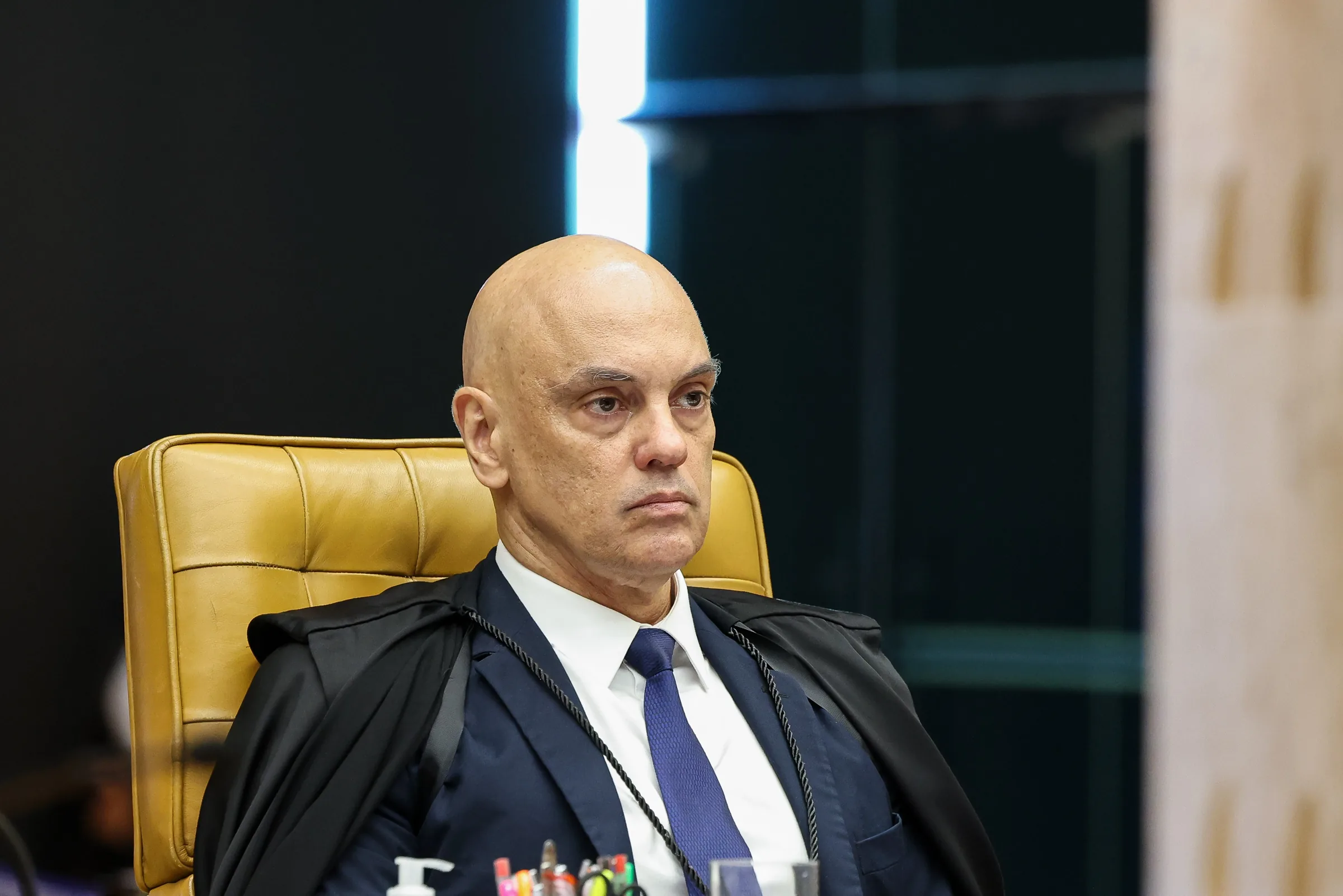 Ex-ministros defendem apuração de relação entre Vorcaro e Moraes