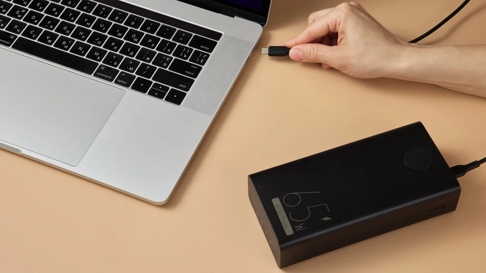 Como escolher a potência adequada para carregar seu laptop com um power bank?