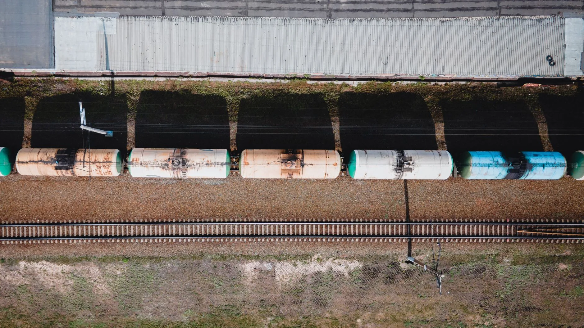 EU leaders call for unity amid Russian attack on train