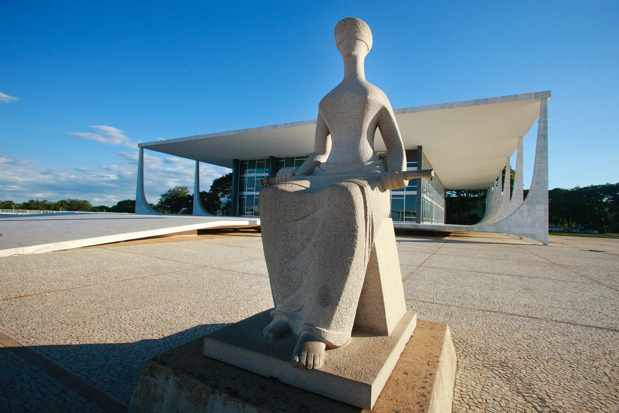 Empresários pressionam STF por sessão pública e resposta urgente