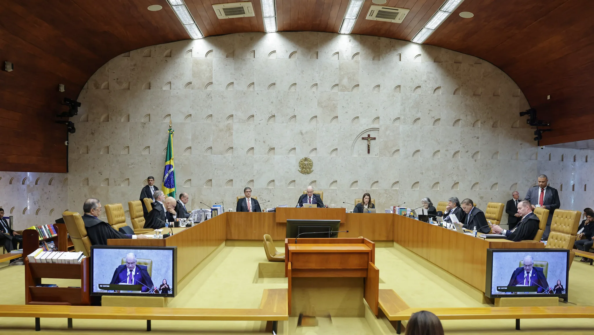 Perfil político de ministros do STF acirra crise institucional