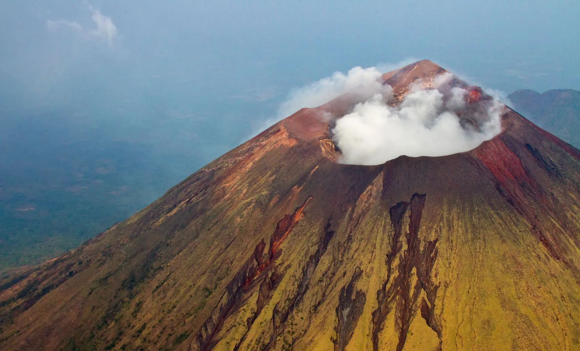 Etna revela diferentes caminhos de erupção vulcânica