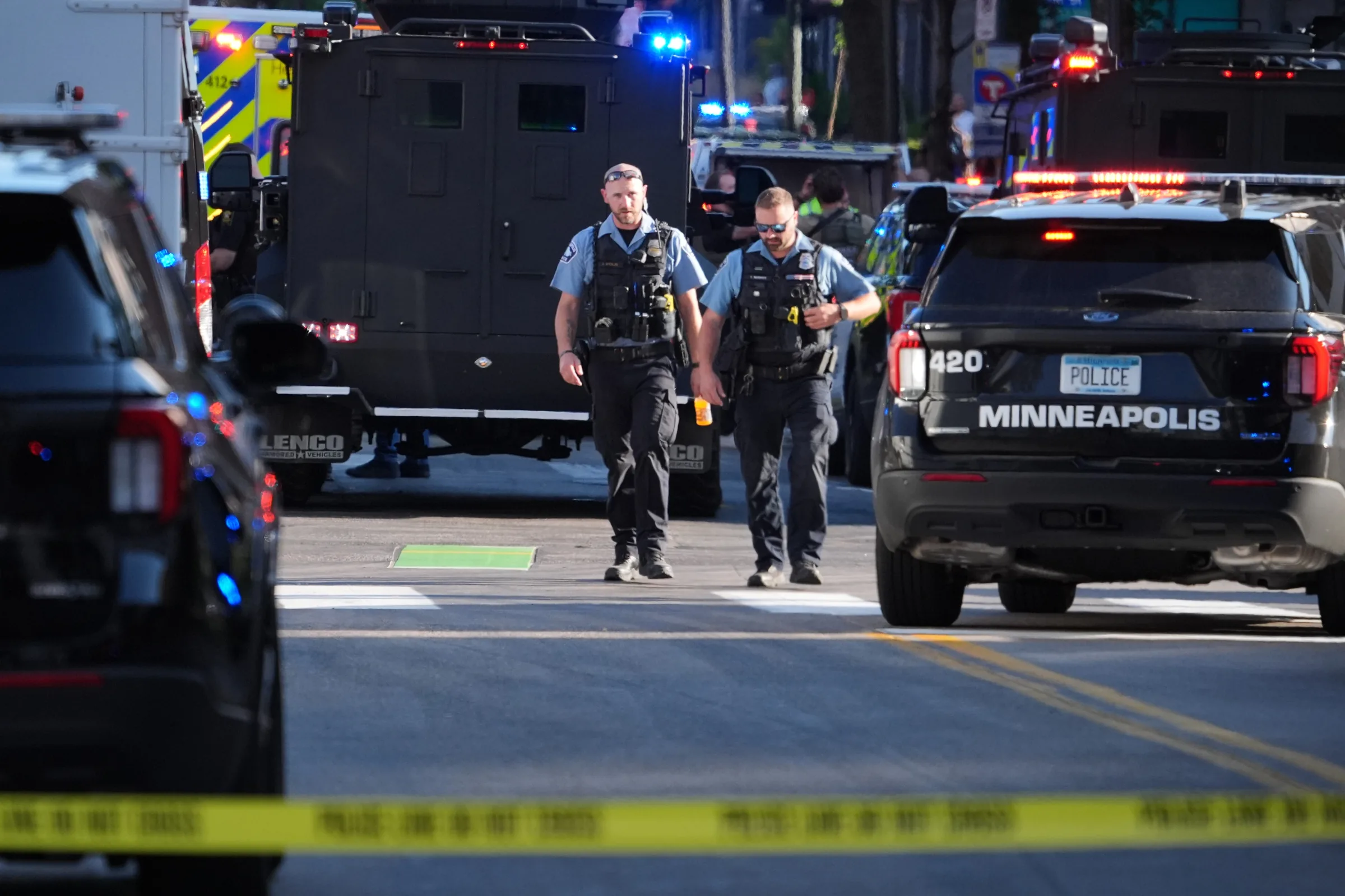 Atirador deixa dois mortos e vários feridos, incluindo policiais, em Minneapolis, nos EUA