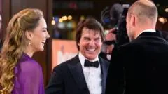 Príncipe e Princesa de Waless compartilham risada com Tom Cruise em estreia de filme