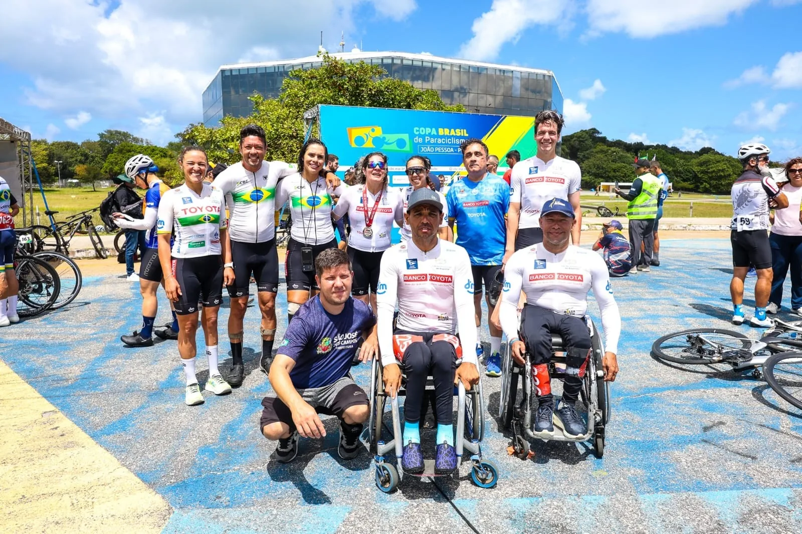 Instituto Athlon conquista medalhas em competições paralímpicas