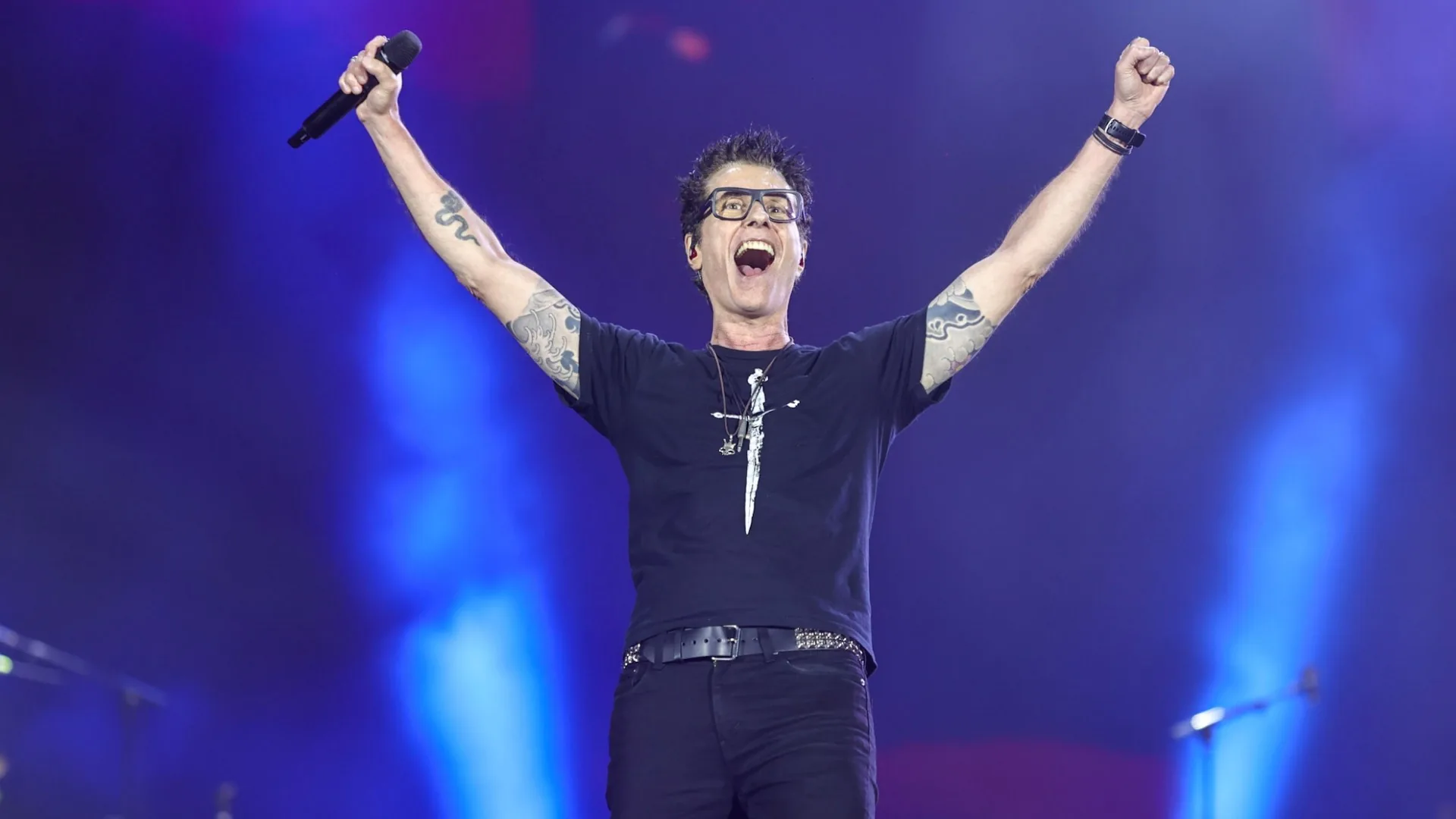 Dinho Ouro Preto critica ministros do STF e políticos no Rock in Rio
