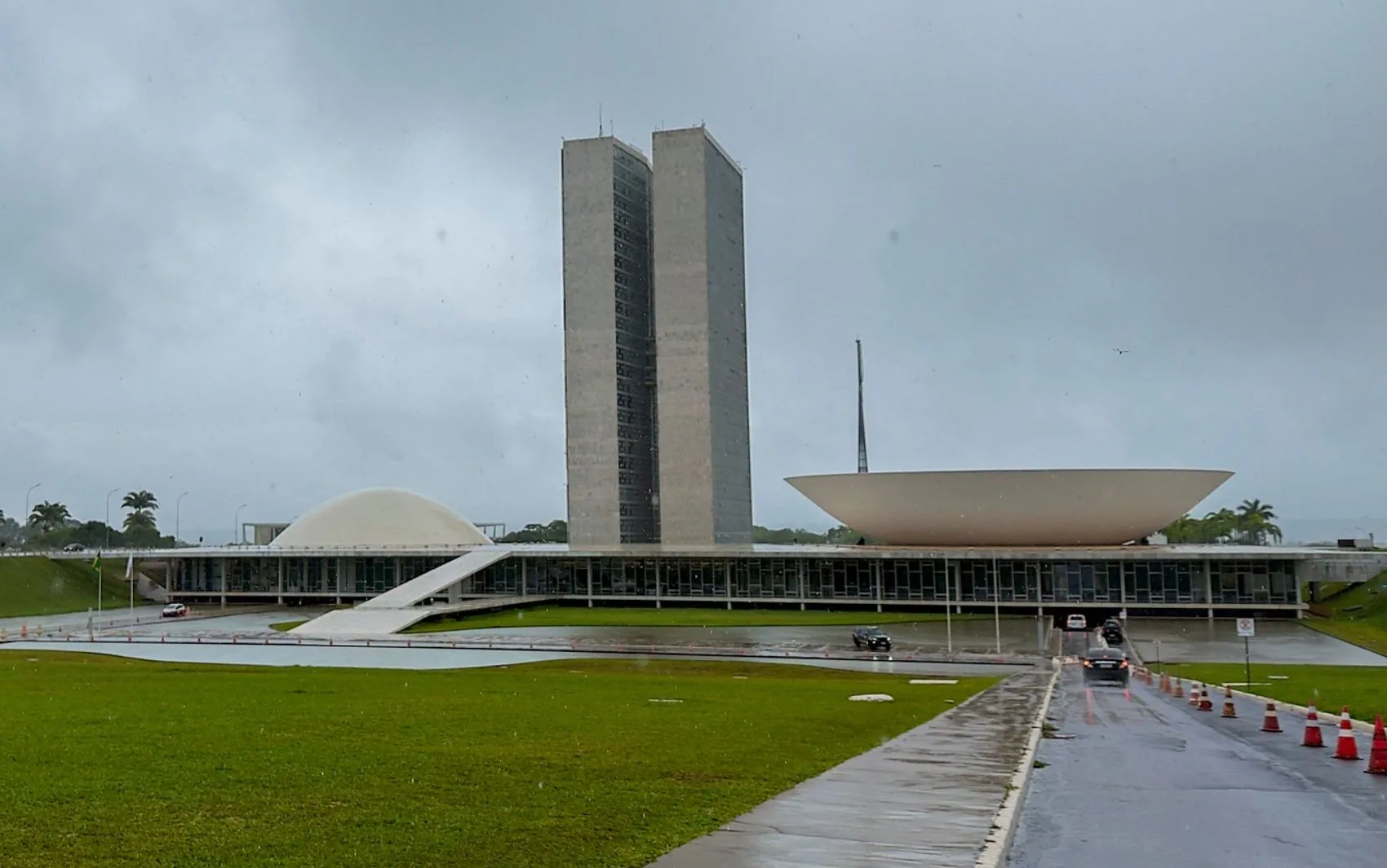 PL lidera Congresso após eleições, influenciando governabilidade