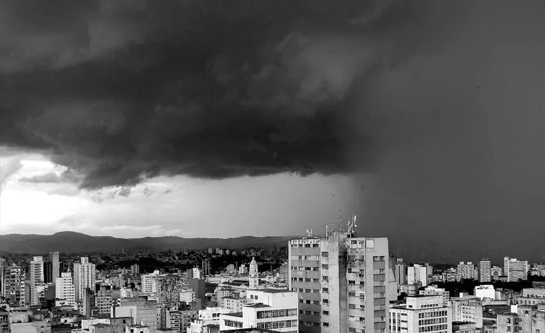 Temporais e pancadas de chuva marcam o dia
