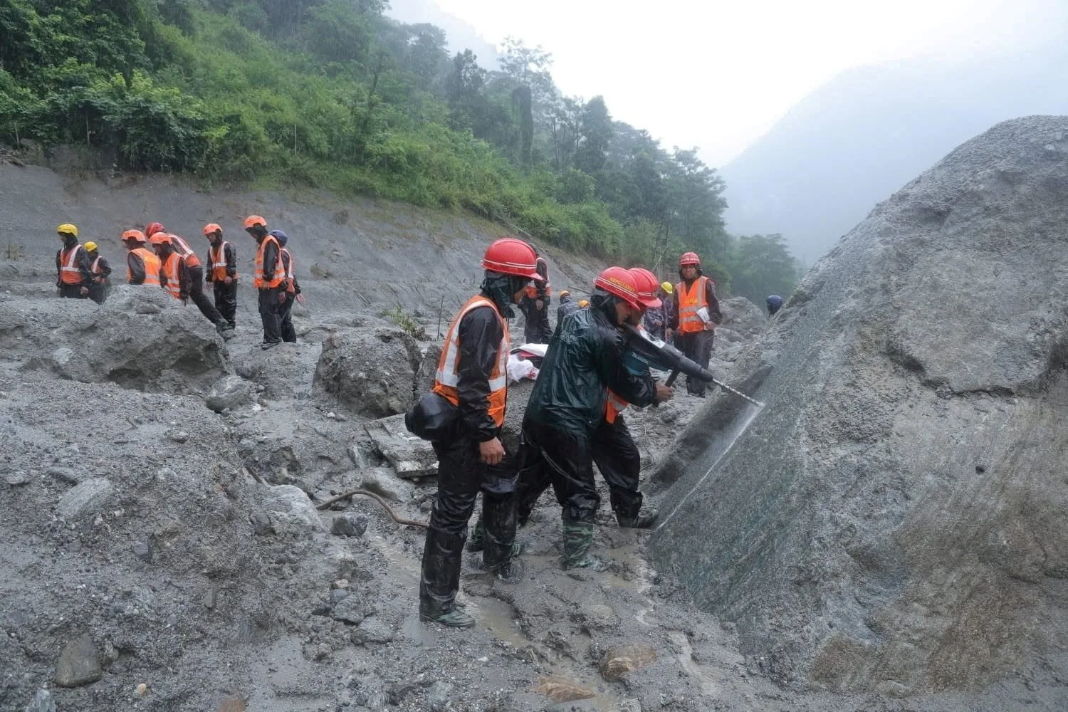 Nepal encerra operações de busca e resgate após avalanche