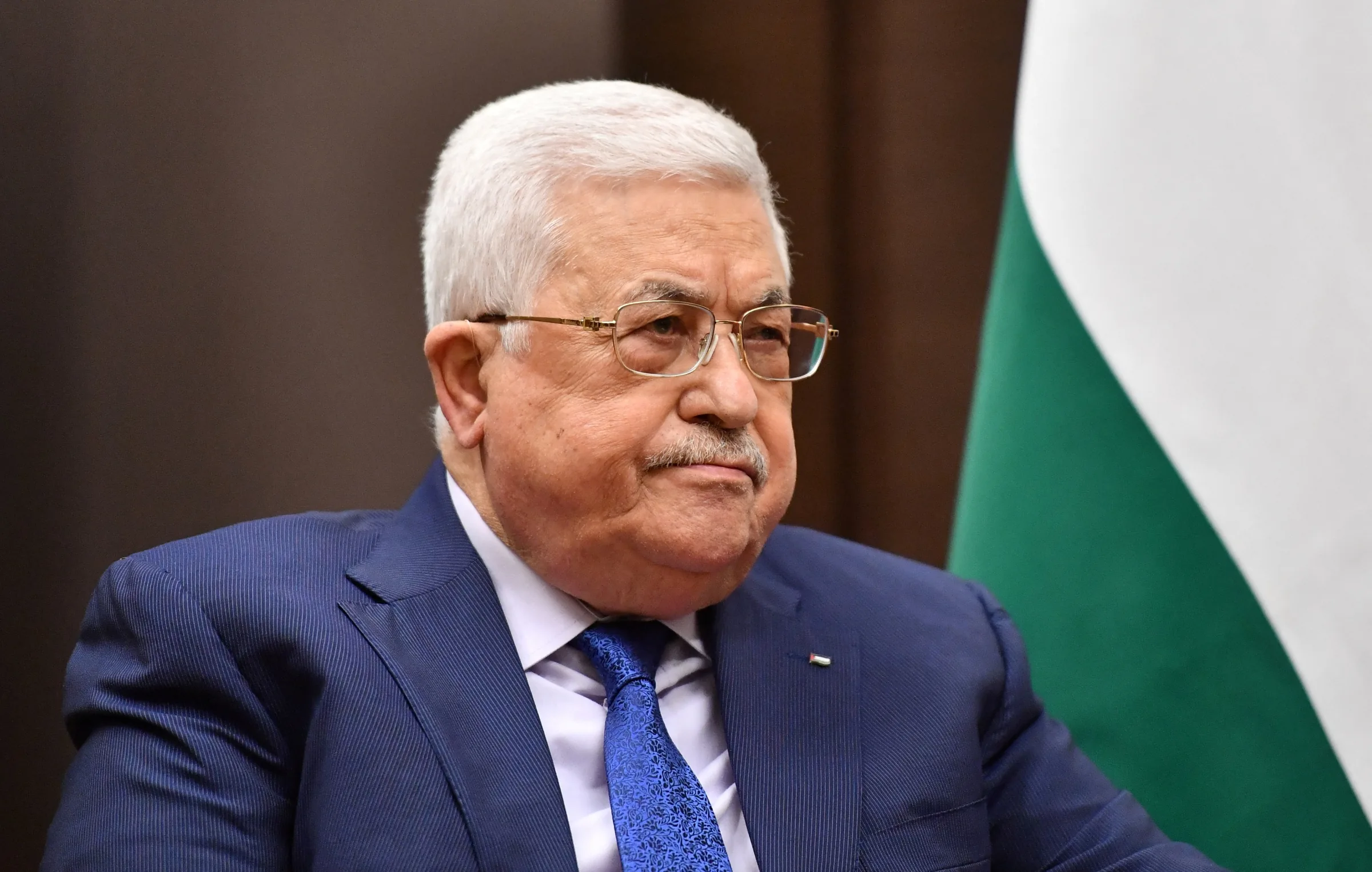 Presidente palestino adia eleições
