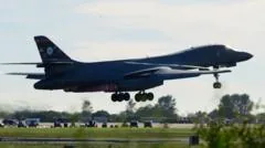 RAF Fairford mantém segurança após retirada dos bombardeiros americanos