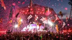 Vendas de ingressos para Glastonbury 2027 esgotam em 42 minutos