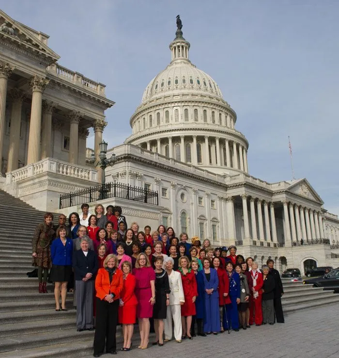 Mulheres ainda lutam para conquistar cadeiras na política americana