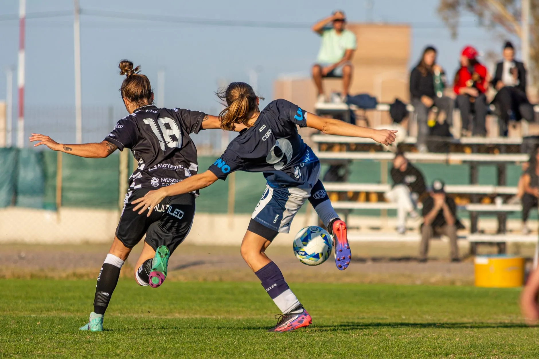 Análise: O Impacto das Parcerias e Competições na Evolução do Futebol Feminino