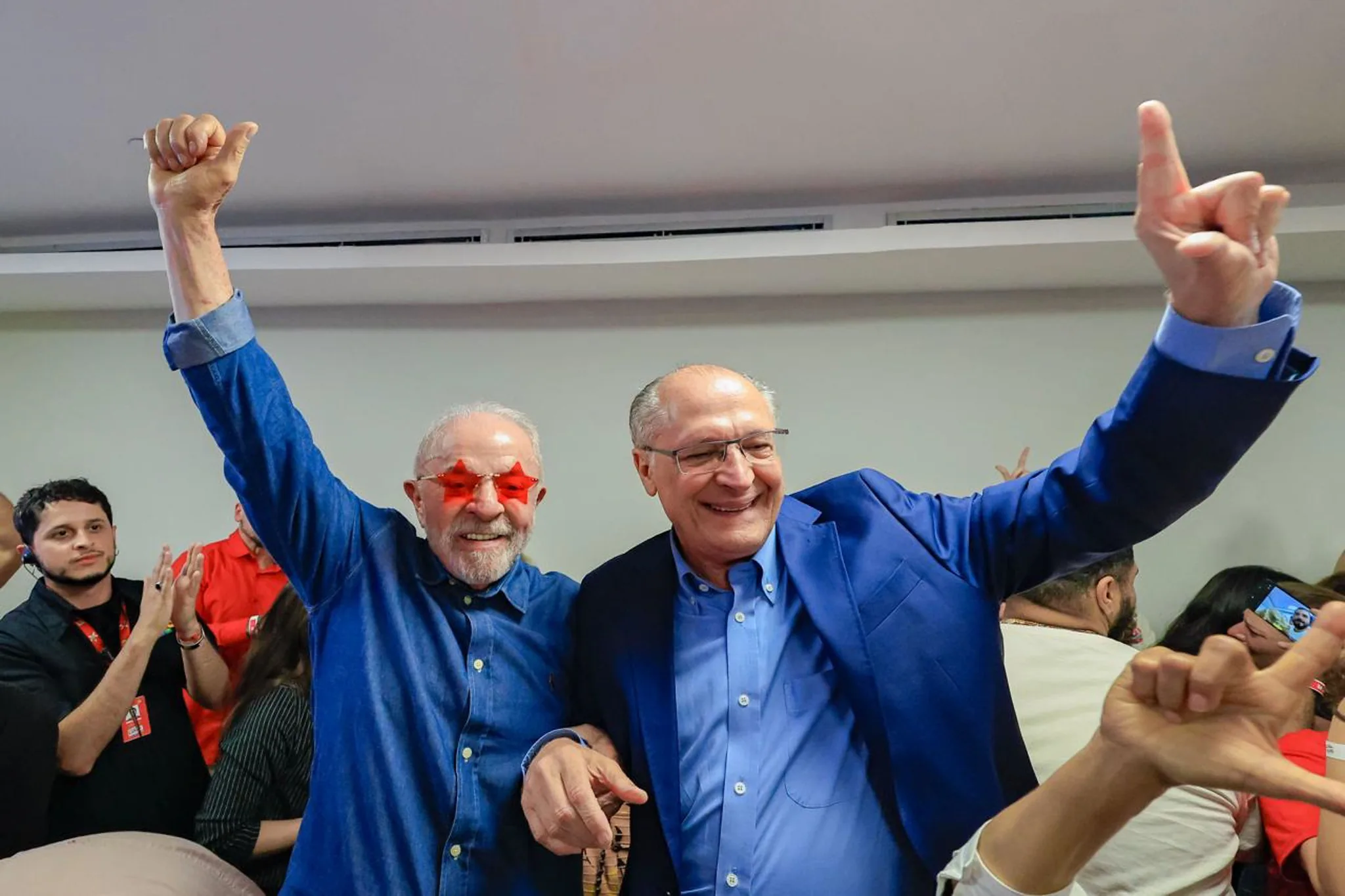 Lula conquista quarto mandato: vitória nas urnas e desafios para o futuro