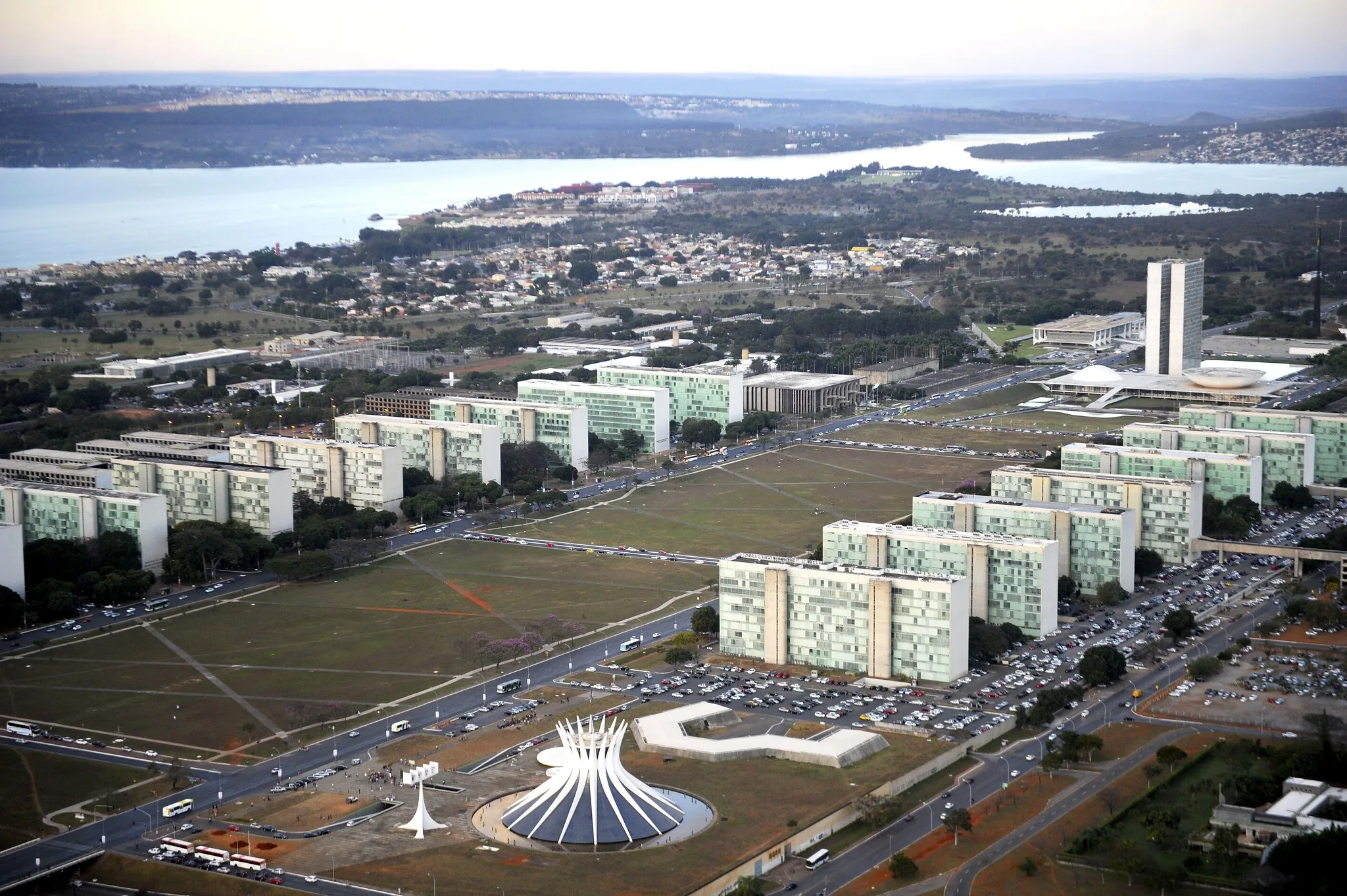 Governo federal transfere ponto facultativo do Dia do Servidor Público