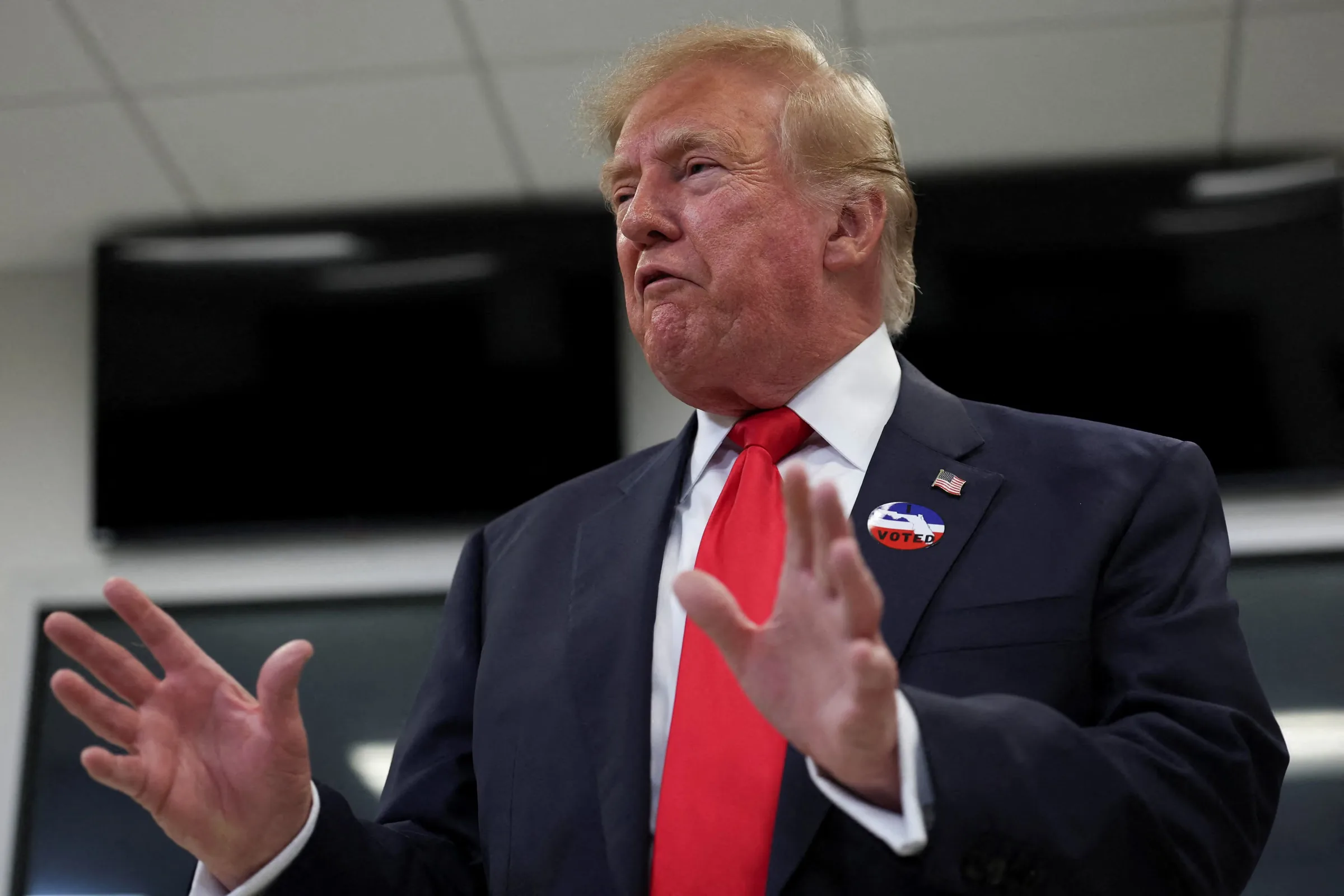 Trump vota antecipadamente nas eleições de meio de mandato