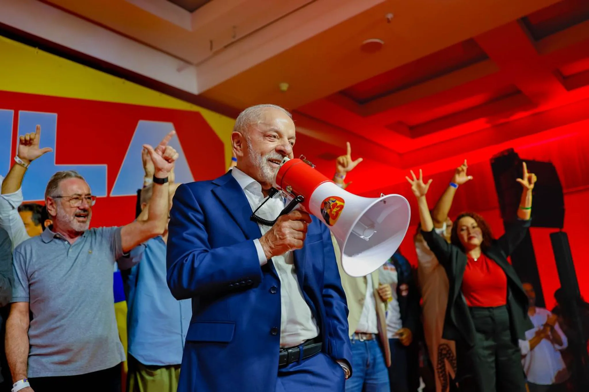 49% desaprovam e 48% aprovam governo Lula, segundo Datafolha