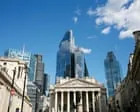 Reguladores britânicos relaxam regras para executivos financeiros