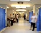 NHS England muda regras sobre alojamento de transgêneros