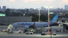 Piloto de voo de Dubai a Tel Aviv é ferido por colega durante tentativa de aterragem