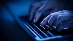 Novas leis proíbem pornografia envolvendo estrangulamento e incesto a partir de novembro