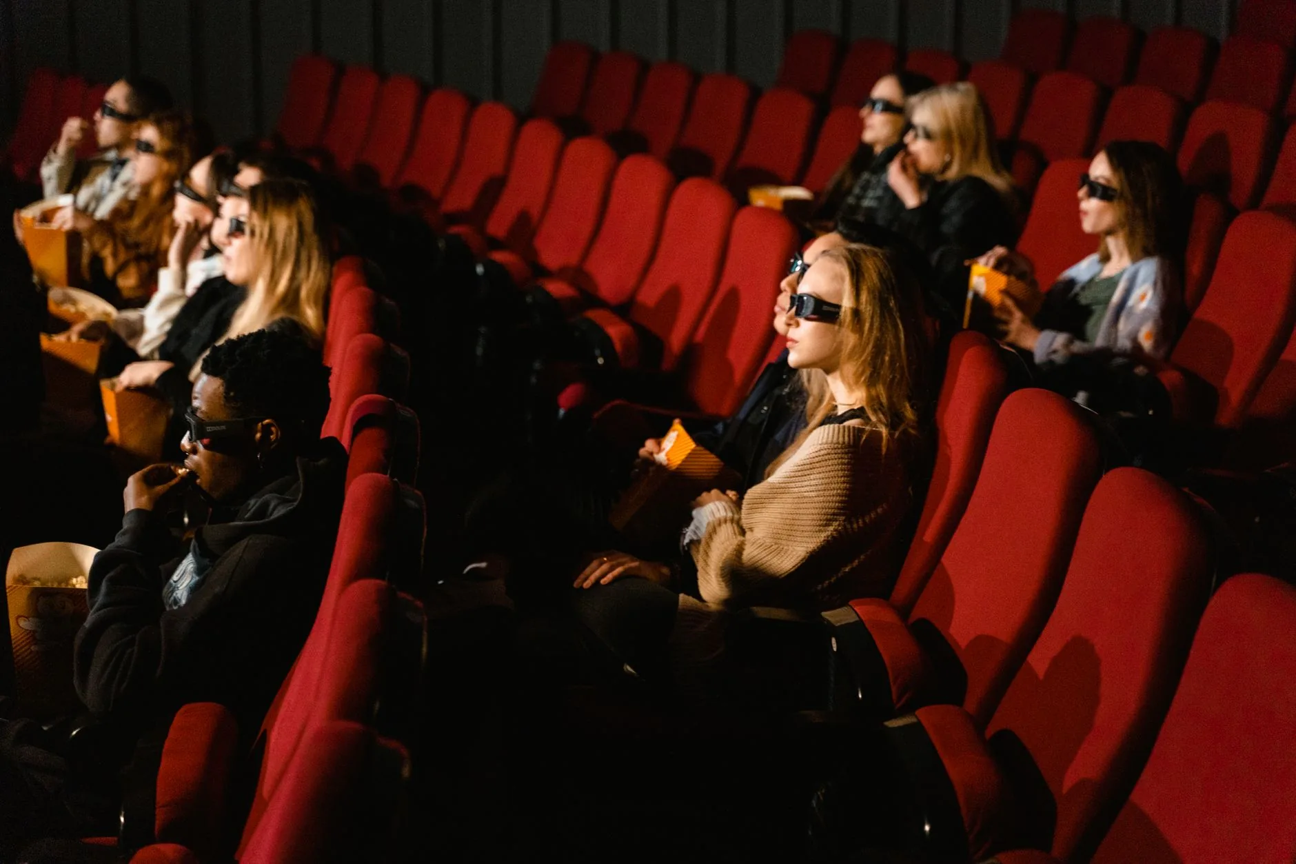 Documentário sobre Elizabeth Holmes ganha destaque no cinema