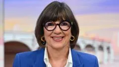 Christiane Amanpour anuncia saída da CNN após 43 anos