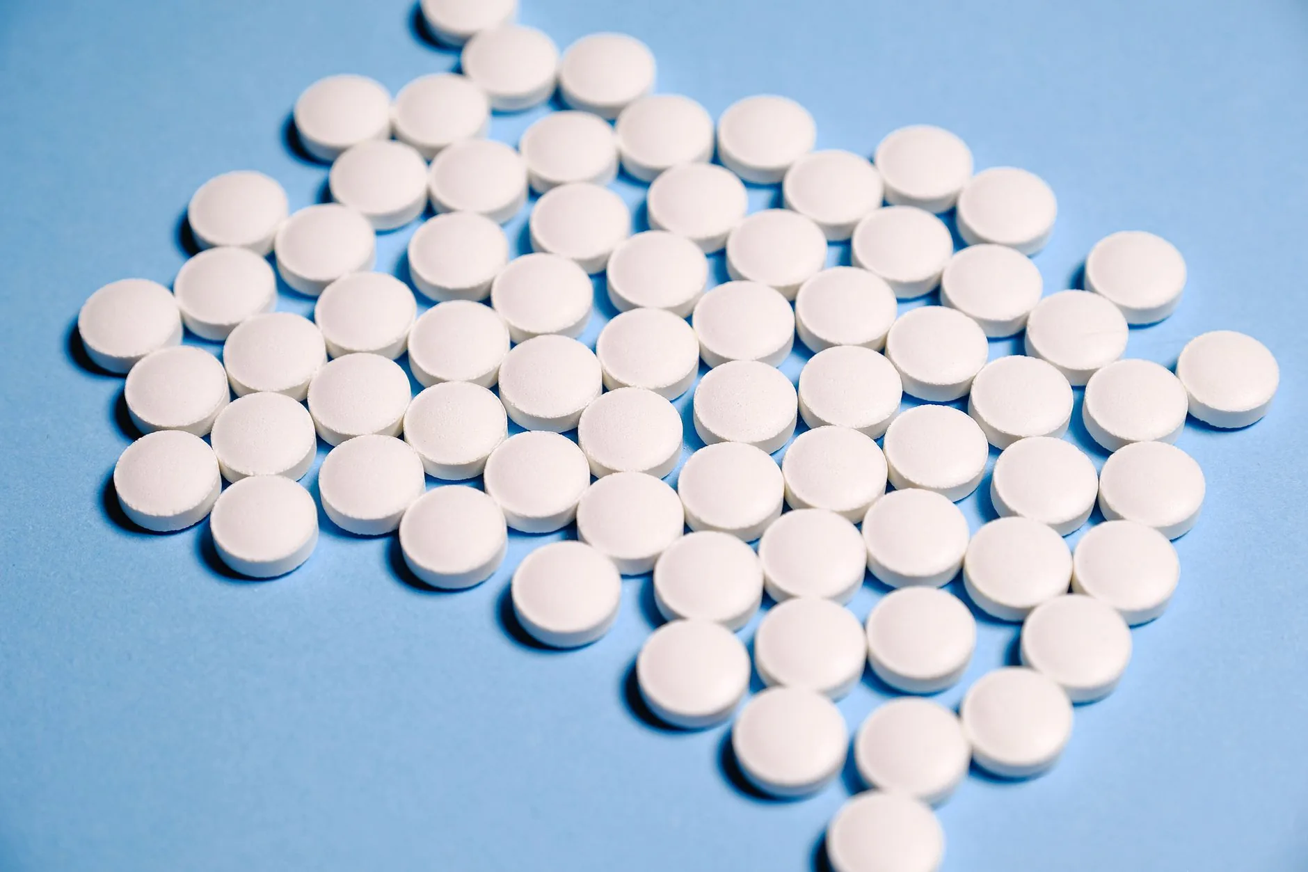 Genética pode explicar benefícios do ácido acetilsalicílico contra demência
