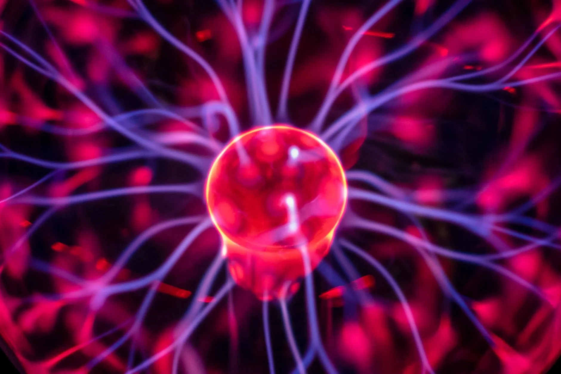 Cientistas criam matéria similar à do Big Bang em colisões de núcleos de oxigênio